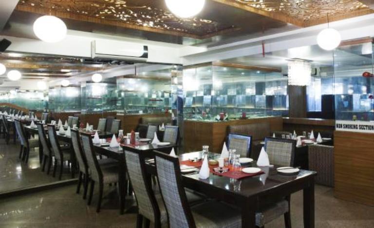 The Grand Hotel Bizzotel Gurgaon Exterior photo